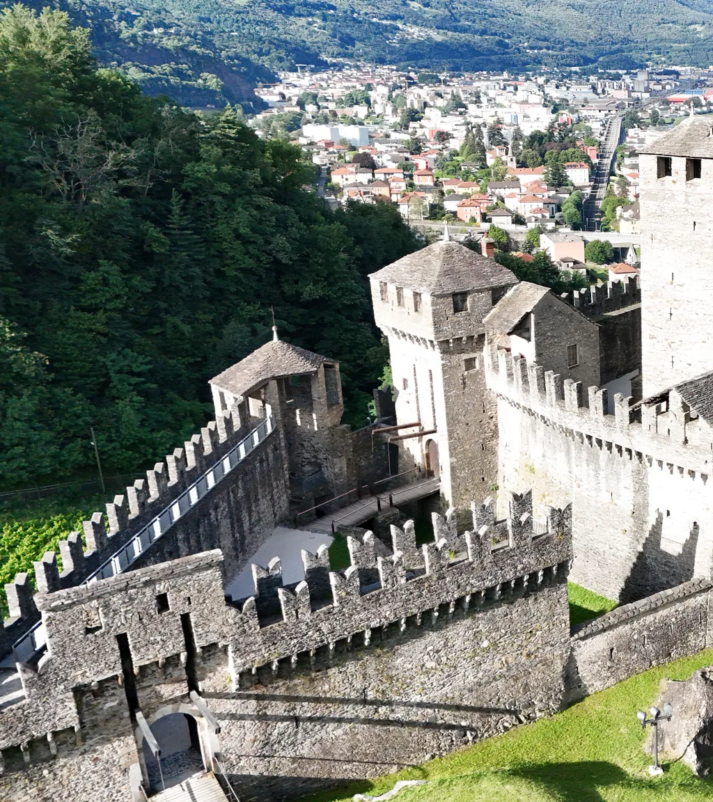 Castello di Montebello Luftaufnahme 4 links