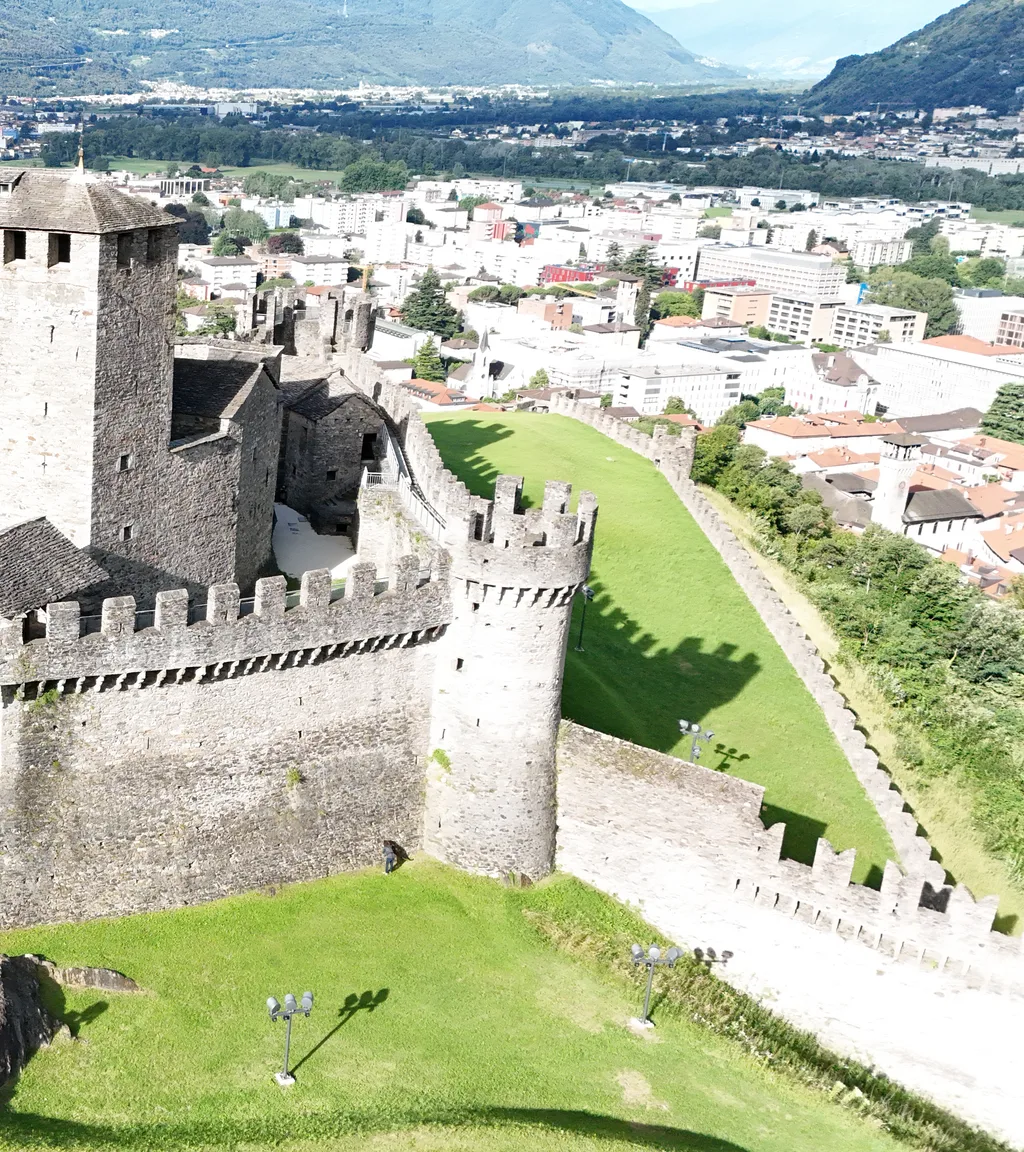 Castello di Montebello Luftaufnahme 4 rechts