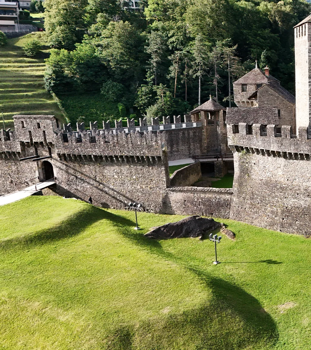 Castello di Montebello Luftaufnahme 6 links