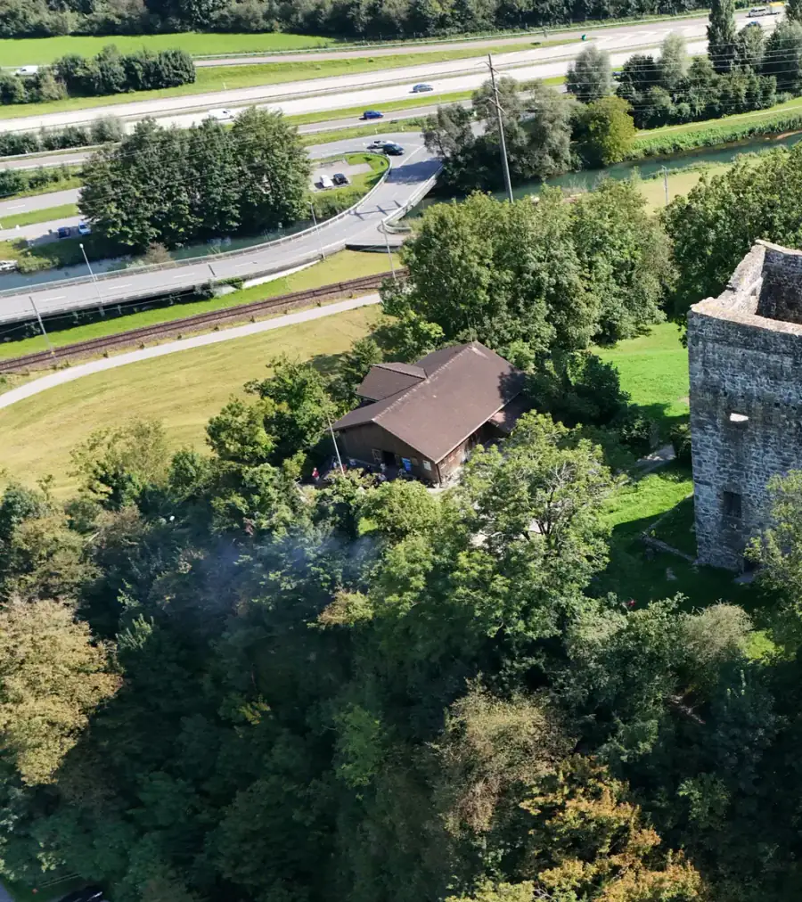 Ruine Blatten Luftaufnahme 2 links