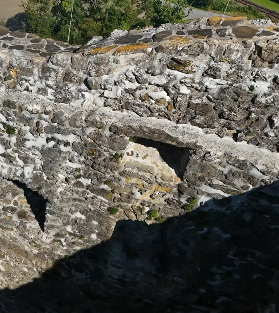 Ruine Blatten Luftaufnahme 4 rechts