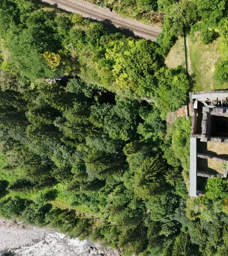 Ruine Campell Luftaufnahme 4 links