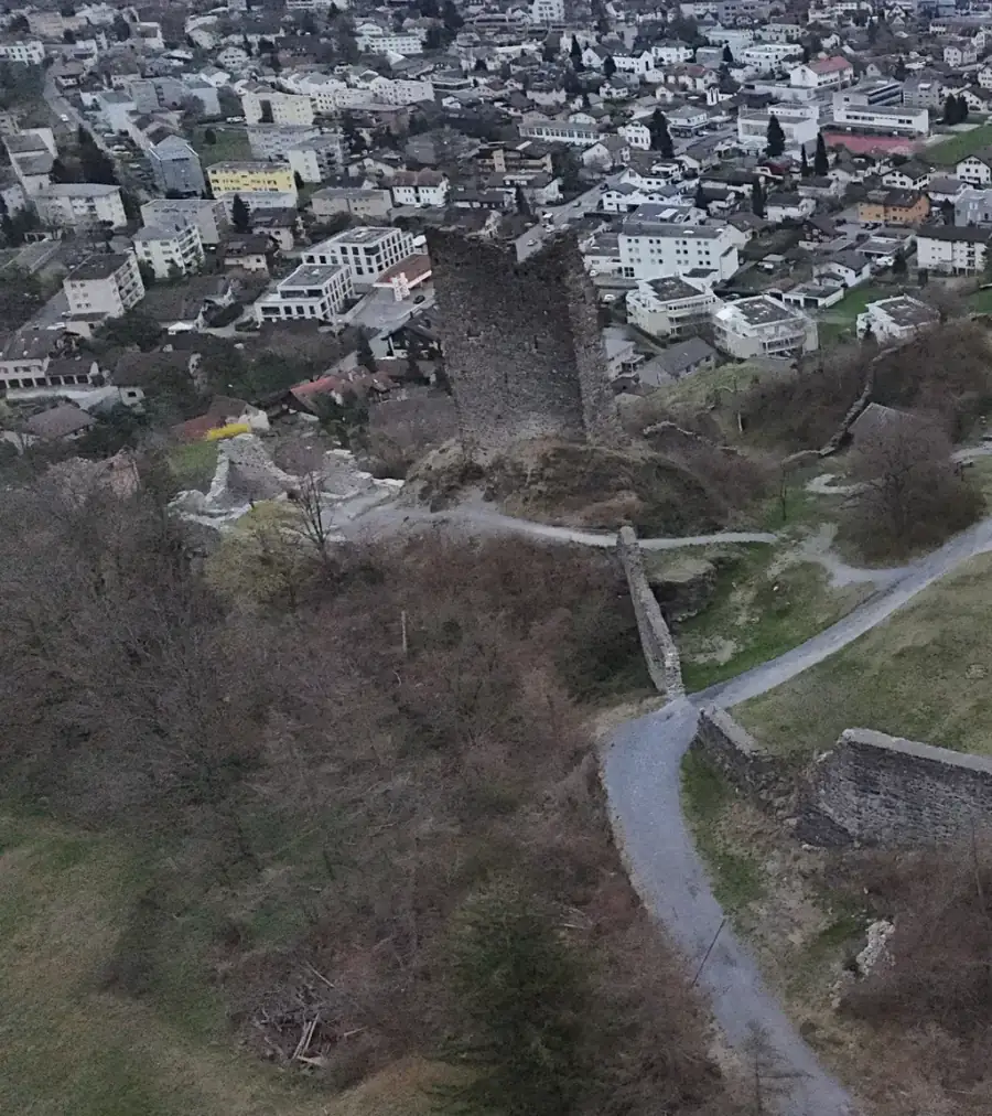 Ruine Freudenberg Luftaufnahme 1 links