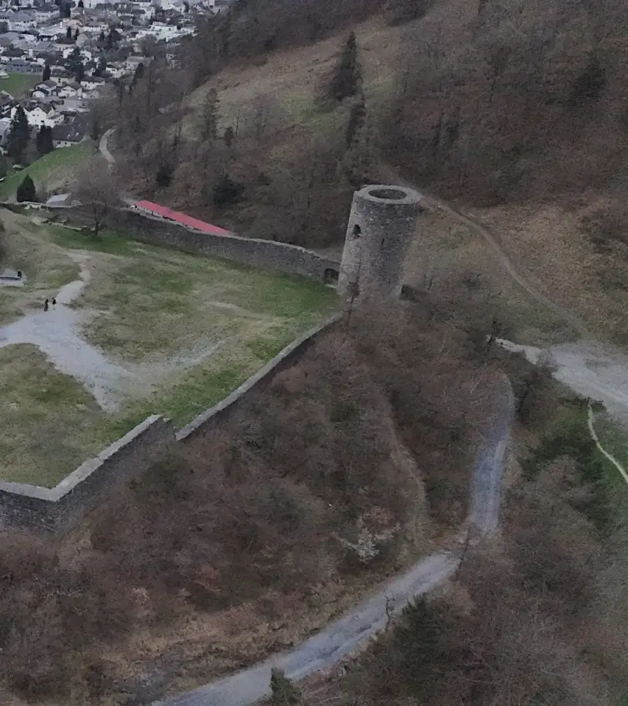 Ruine Freudenberg Luftaufnahme 1 rechts