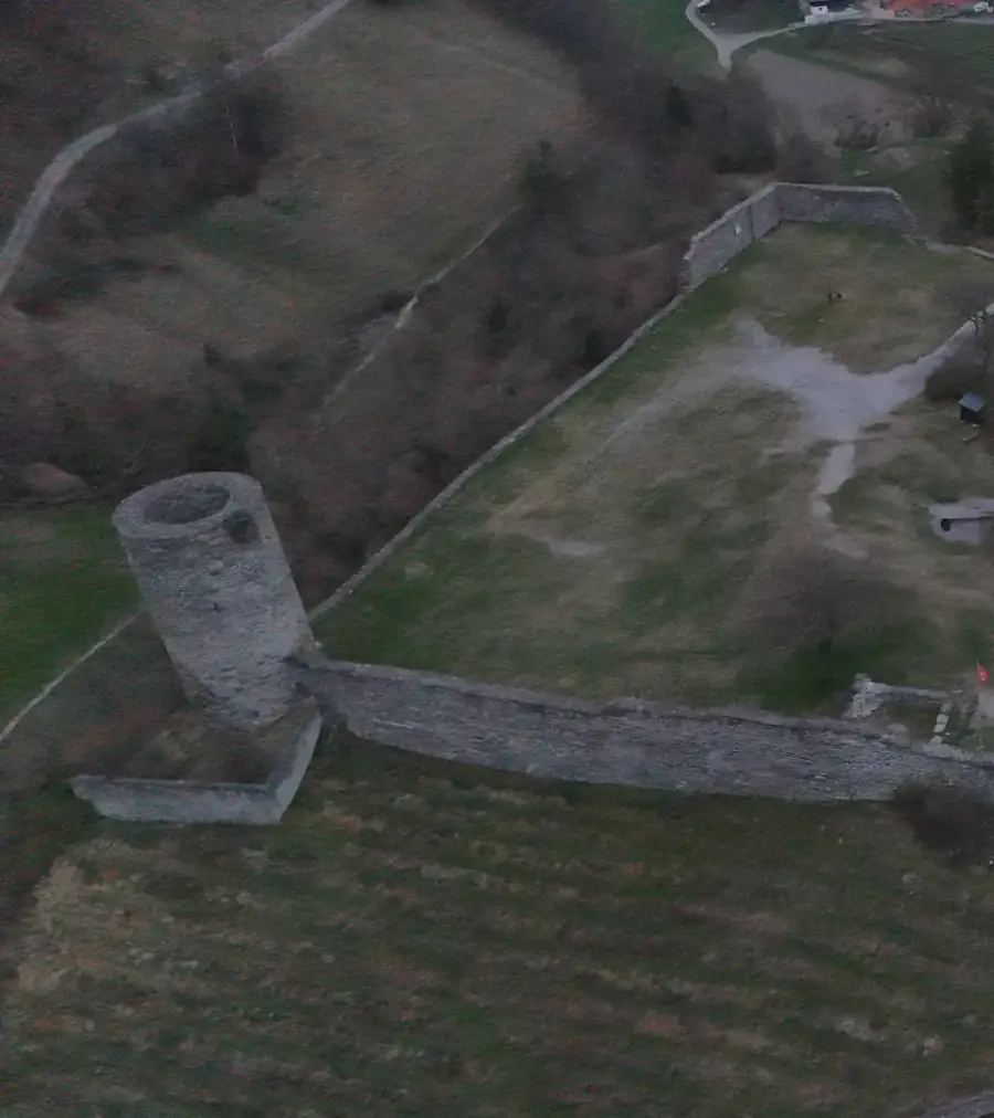Ruine Freudenberg Luftaufnahme 3 links