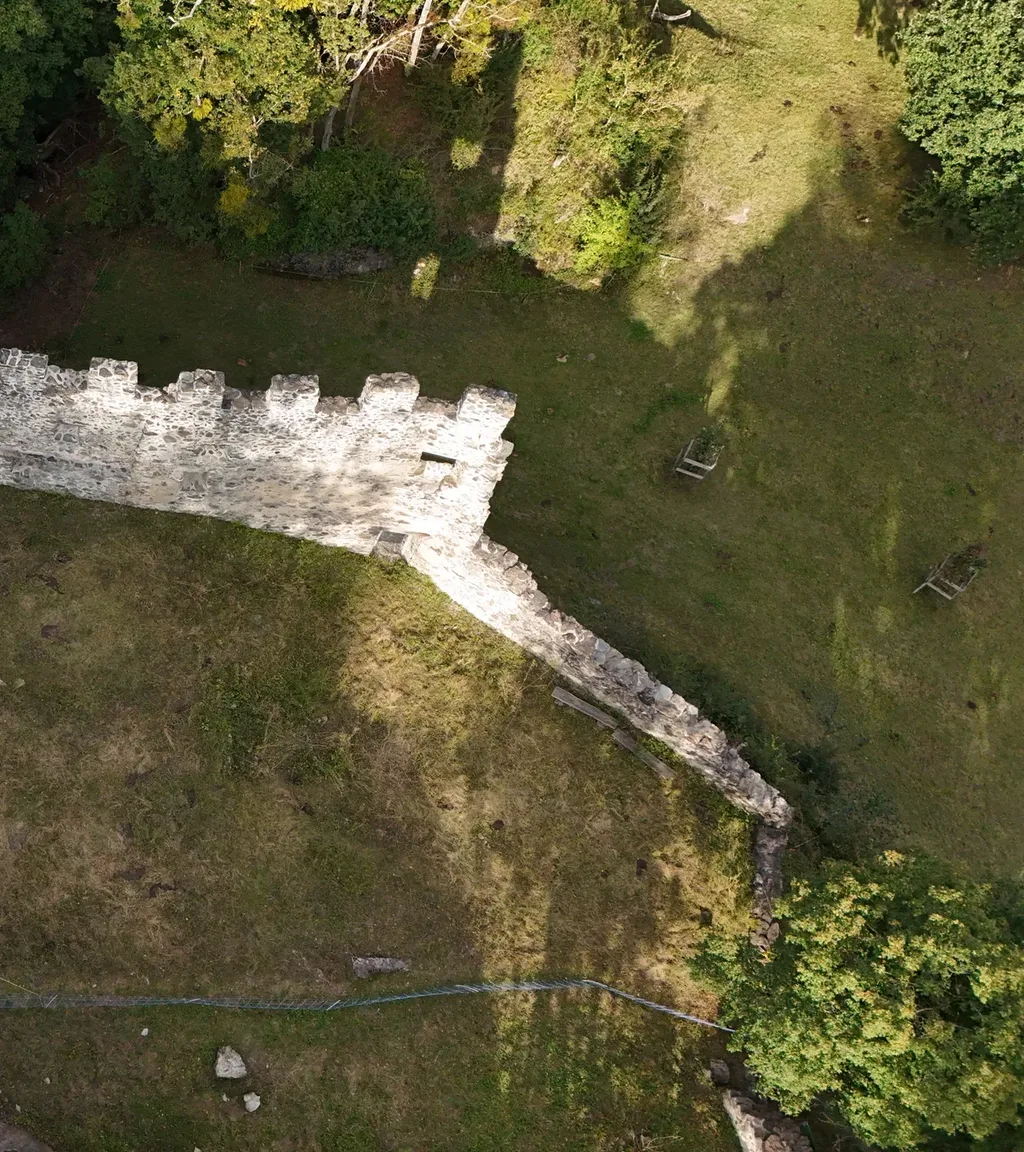 Ruine Wartenstein Luftaufnahme 3 rechts