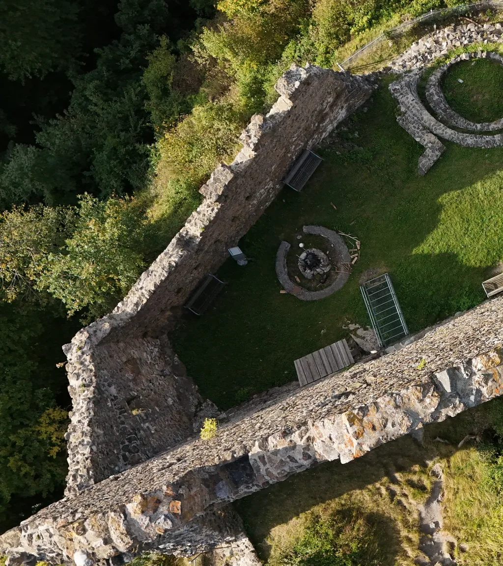 Ruine Wartenstein Luftaufnahme 4 links