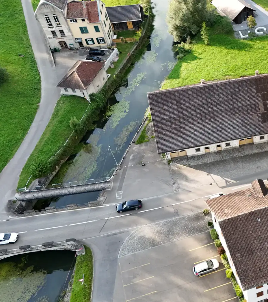 Schloss Grynau Luftaufnahme 2 links