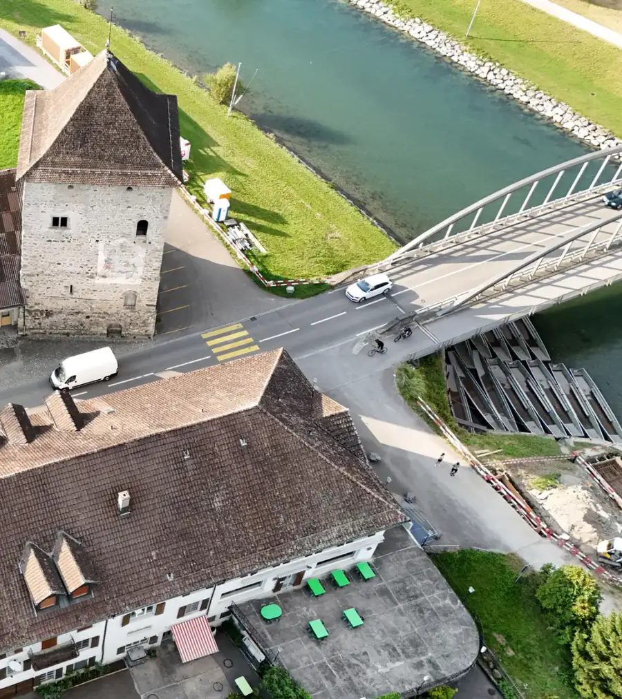 Schloss Grynau Luftaufnahme 2 rechts