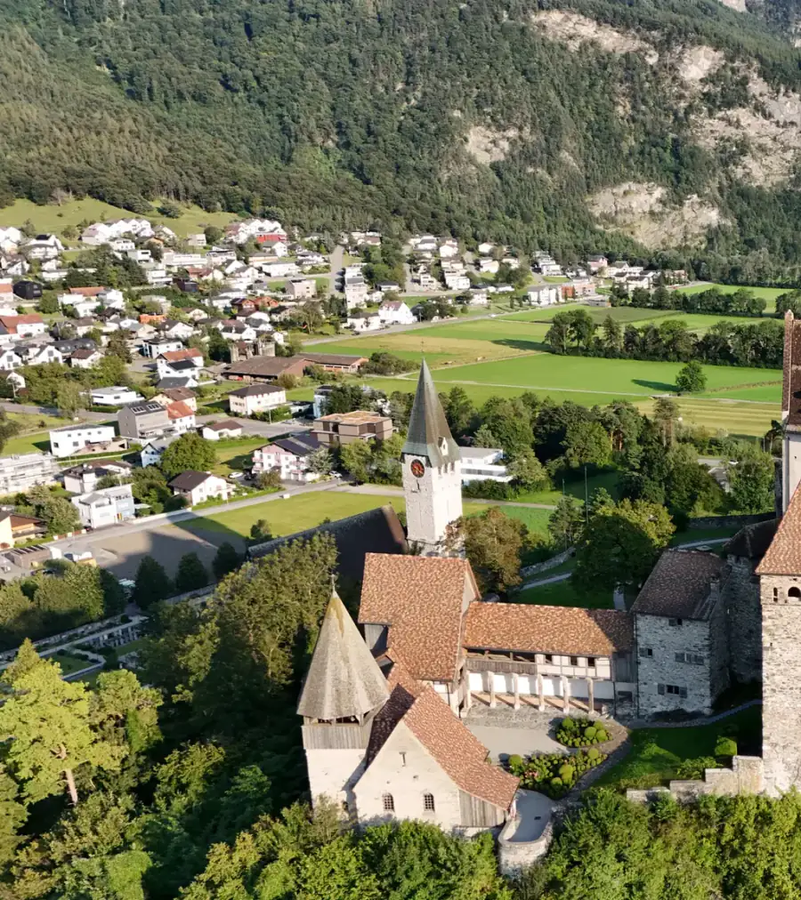 Schloss Gutenberg Luftaufnahme 1 links