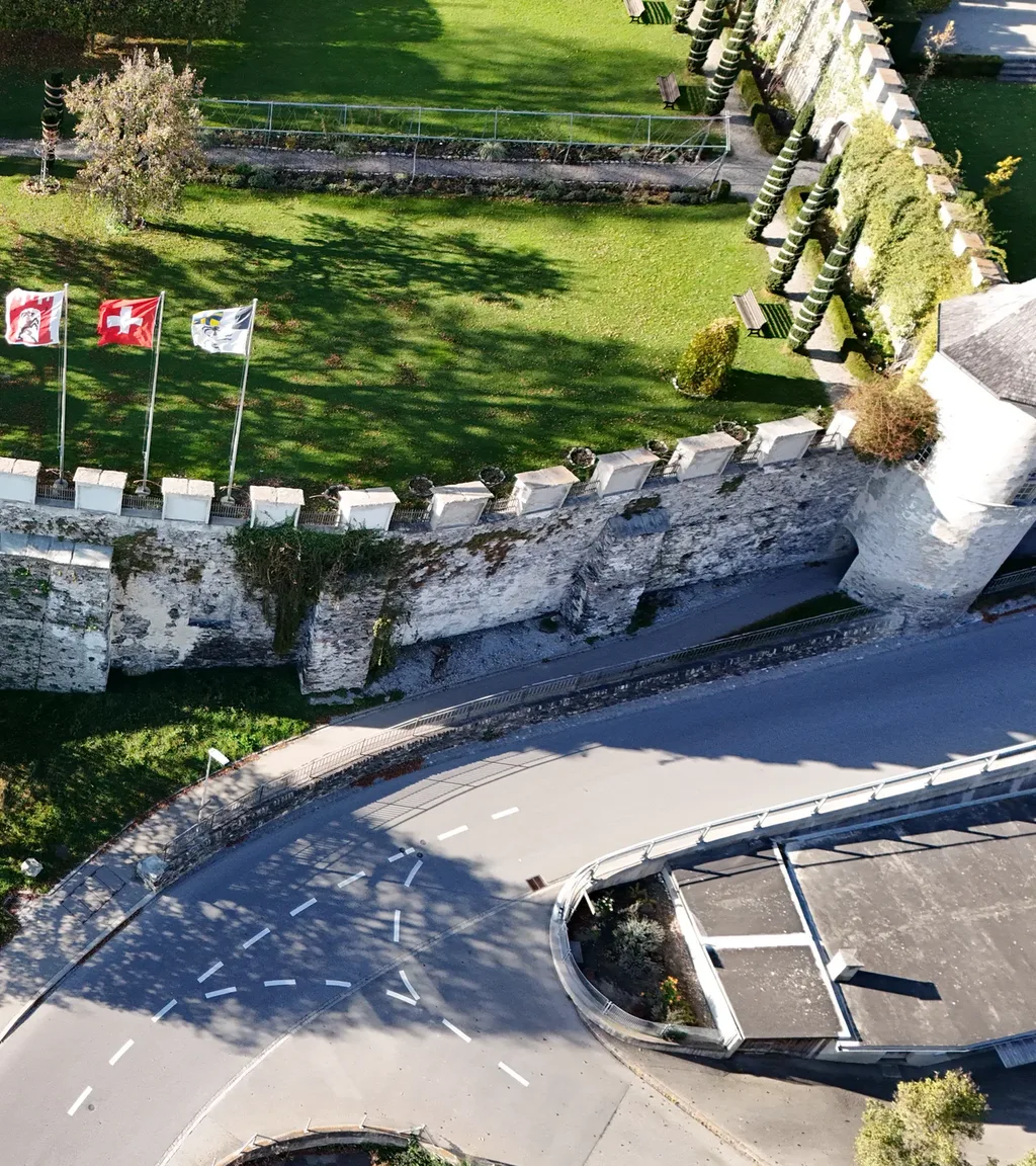 Schloss Haldenstein Luftaufnahme 1 rechts