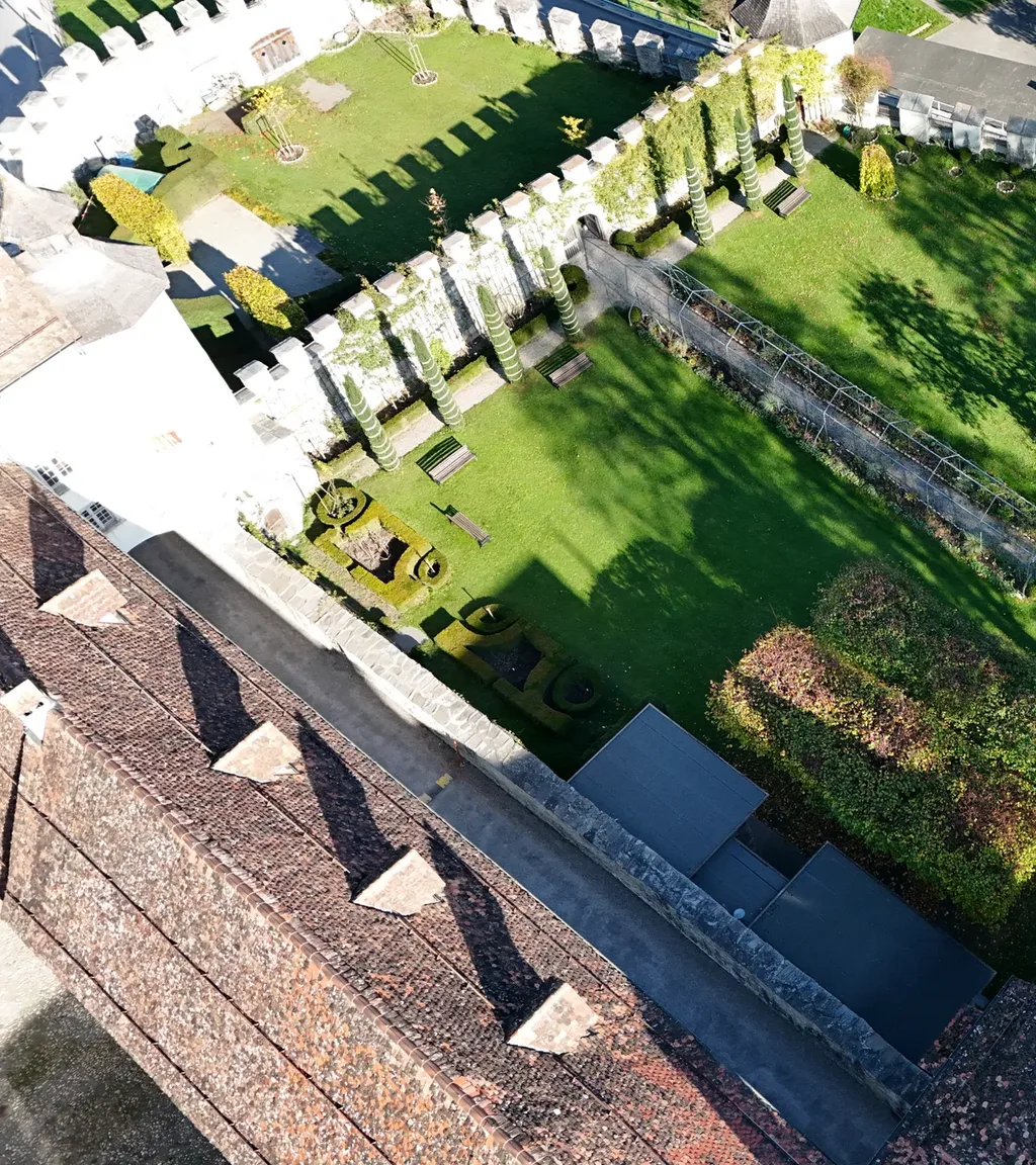 Schloss Haldenstein Luftaufnahme 2 links