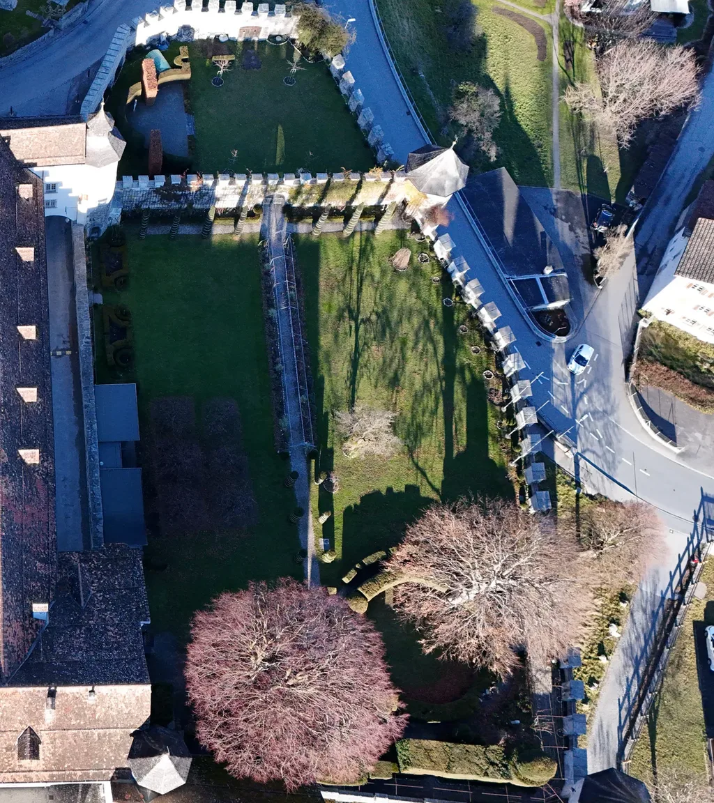 Schloss Haldenstein Luftaufnahme 4 rechts