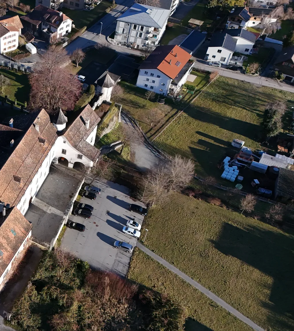 Schloss Haldenstein Luftaufnahme 8 rechts