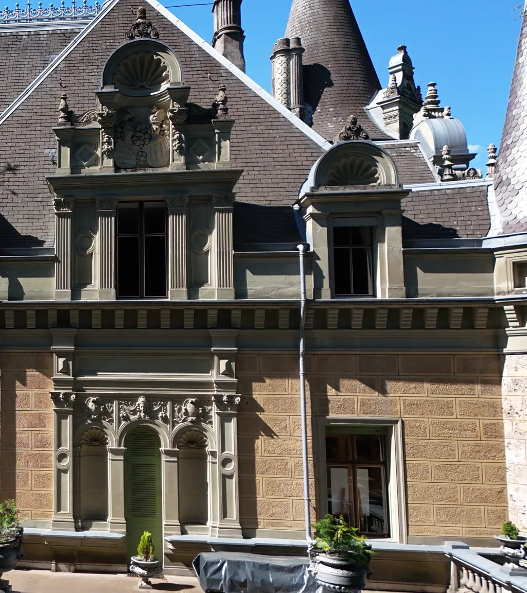 Schloss Hünegg Luftaufnahme 7 rechts