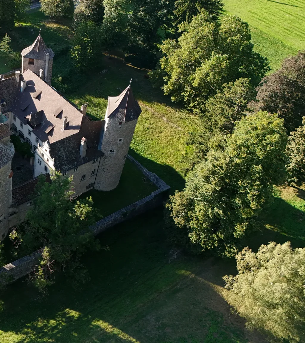 Schloss Marschlins Luftaufnahme 1 rechts