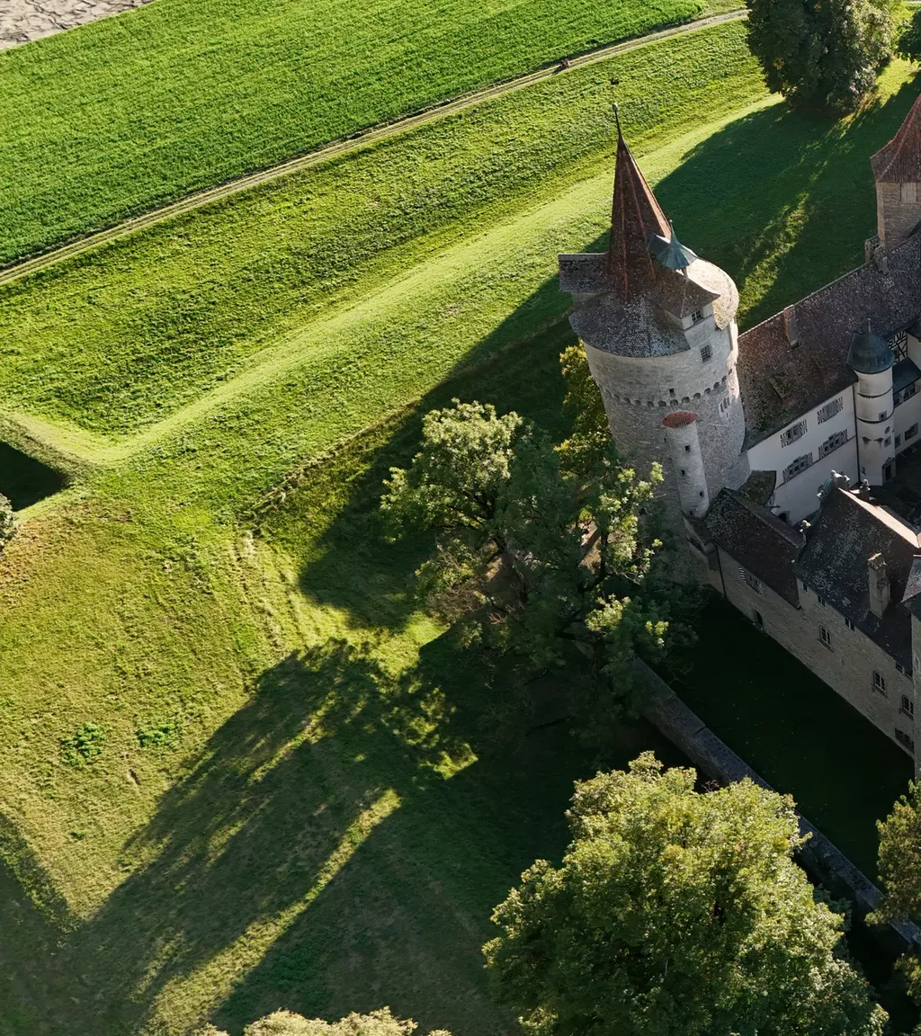 Schloss Marschlins Luftaufnahme 2 links