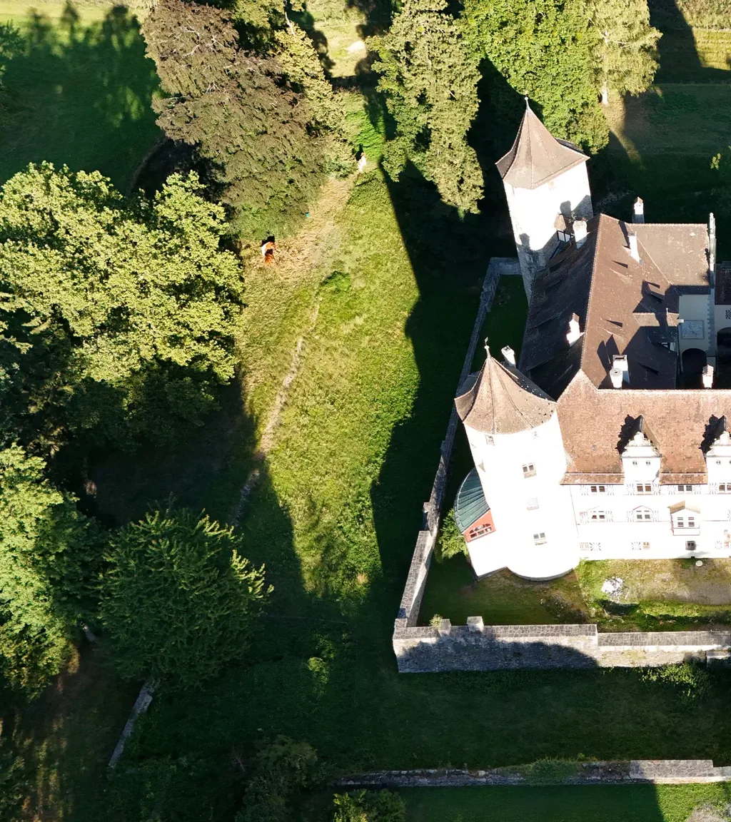Schloss Marschlins Luftaufnahme 3 links