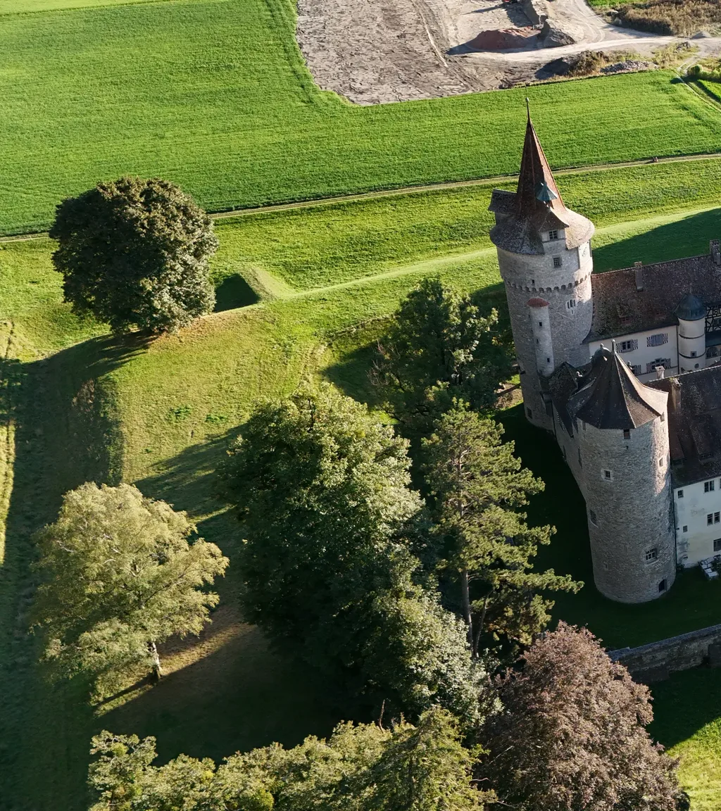 Schloss Marschlins Luftaufnahme 5 links