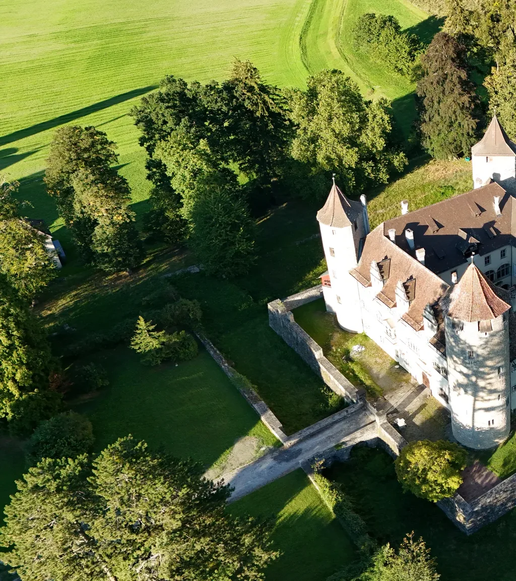 Schloss Marschlins Luftaufnahme 7 links